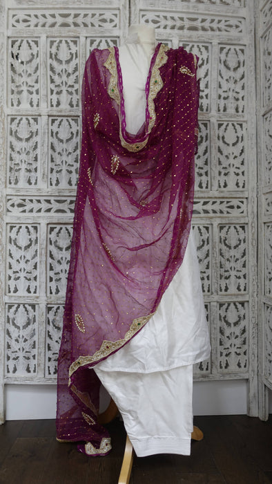 Vivid purple vintage dupatta – end panel detail