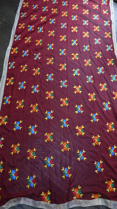 Red chiffon phulkari dupatta – corner detail