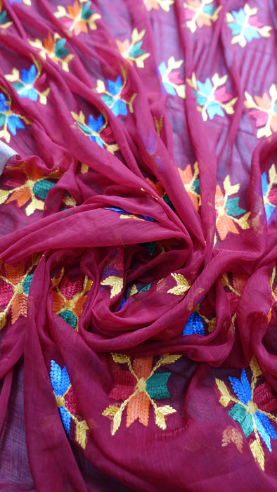 Red chiffon phulkari dupatta – border detail