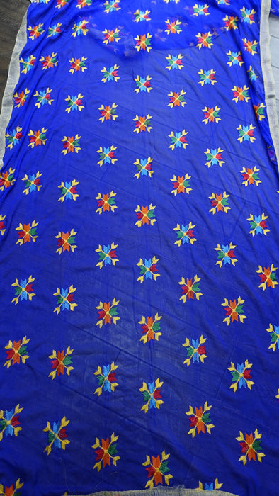 Purple blue phulkari dupatta – close-up of the embellishment