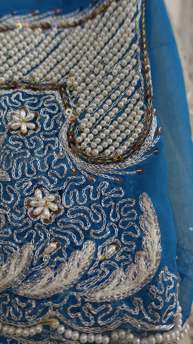 Cream and blue vintage chiffon dupatta – corner detail