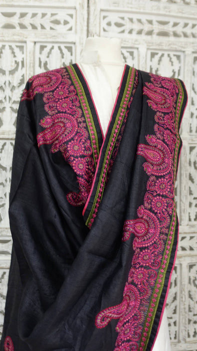 Black tissue silk paisley embroidered dupatta – close-up of the embellishment