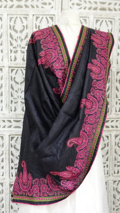 Black tissue silk paisley embroidered dupatta – border detail