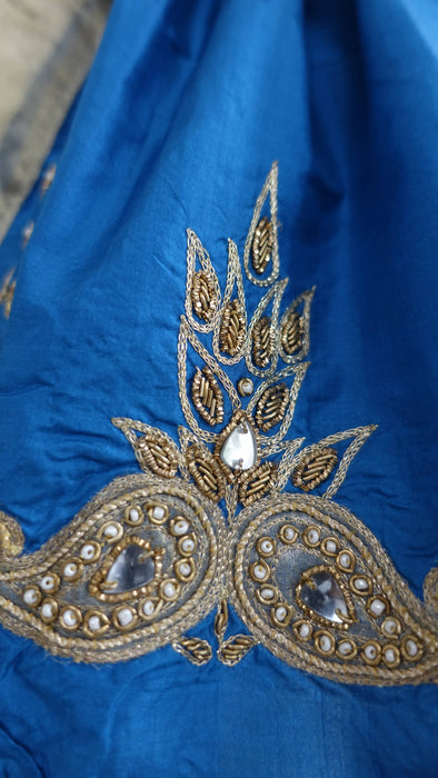 Blue pure silk vintage dupatta – pattern detail