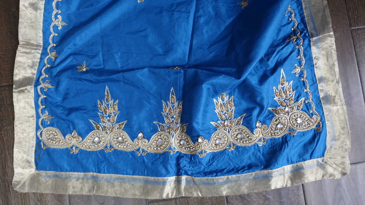 Blue pure silk vintage dupatta – close-up of the embellishment