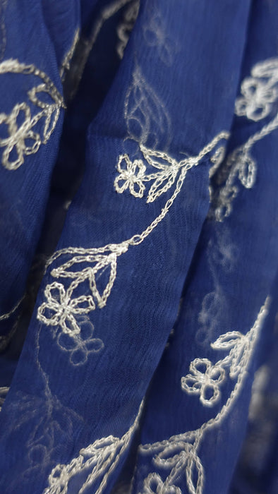 Navy and silver vintage dupatta – close-up of the embellishment