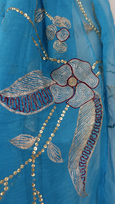 Peacock blue vintage embellished dupatta – close-up of the embellishment