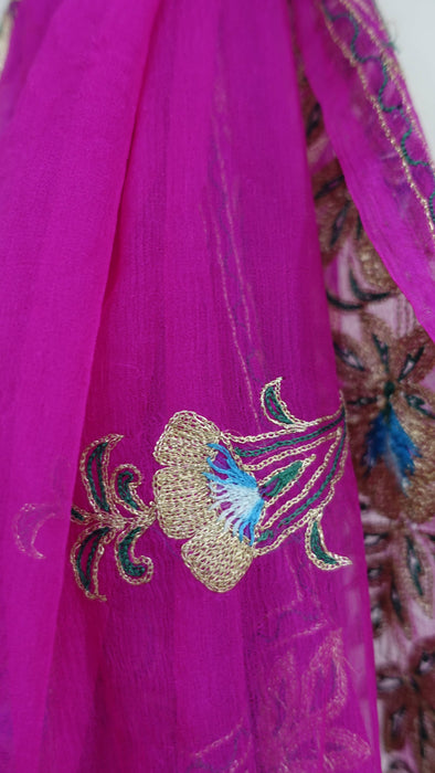 Hot pink silk chiffon vintage dupatta – fabric and colour detail