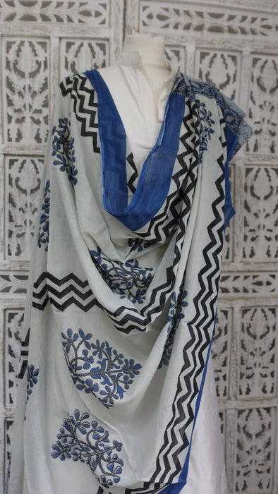 Grey blue cotton printed dupatta – close-up of the embellishment