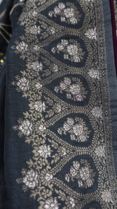 Charcoal chanderi silk dupatta – close-up of the embellishment