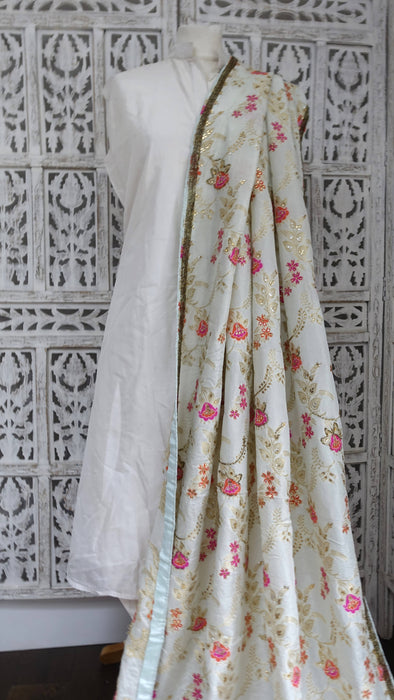Light green chanderi beaded dupatta – border detail