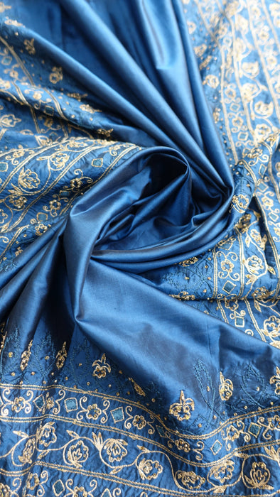 Blue embroidered vintage silk dupatta – pattern detail