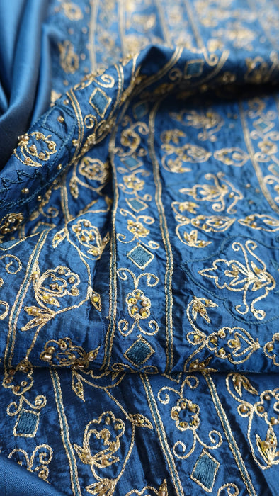 Blue embroidered vintage silk dupatta – corner detail