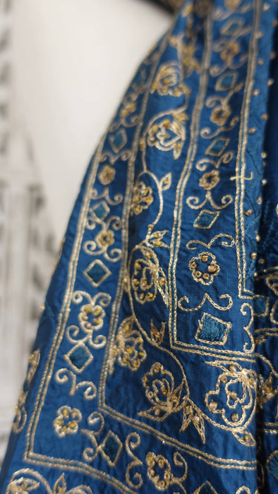Blue embroidered vintage silk dupatta – end panel detail