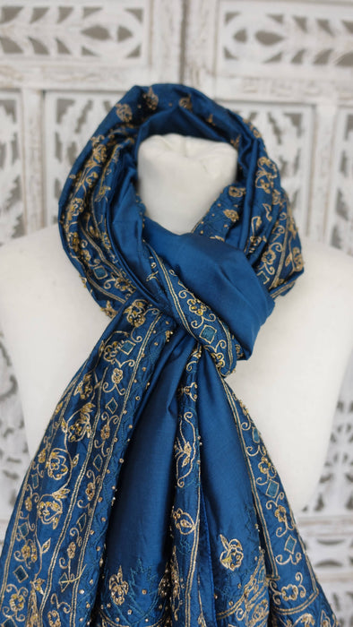 Blue embroidered vintage silk dupatta – border detail