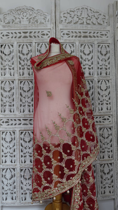 Red net zardosi curved wedding dupatta – end panel detail