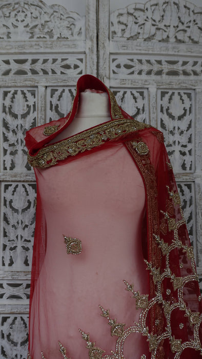 Red net zardosi curved wedding dupatta – border detail