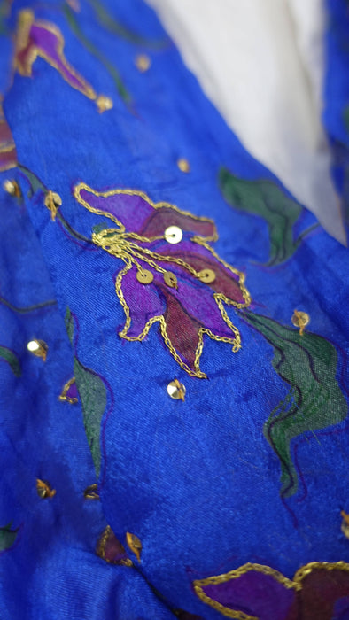 Blue floral sequinned vintage dupatta – close-up of the embellishment
