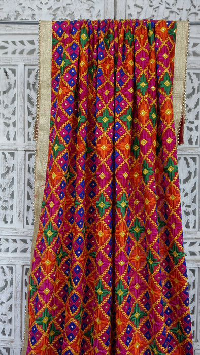 Phulkari dupatta with gold beaded edge trim – border detail