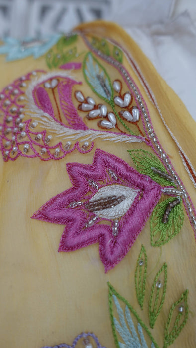 Yellow vintage silk chiffon dupatta with pastel embroidery – end panel detail