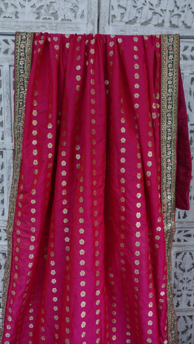 Pink wide border dupatta – end panel detail