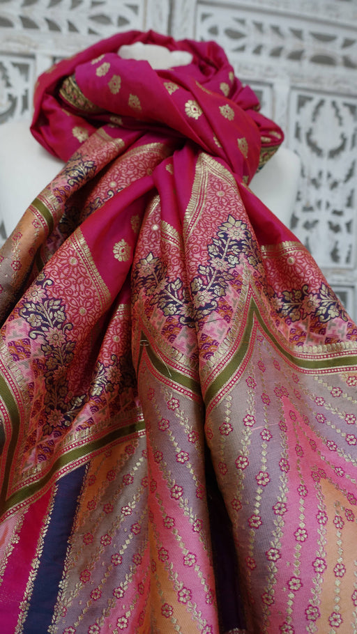 Pink wide border dupatta – full length view