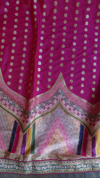 Pink wide border dupatta – pattern detail