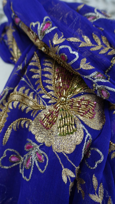 Purple heavy embellishment vintage dupatta – corner detail
