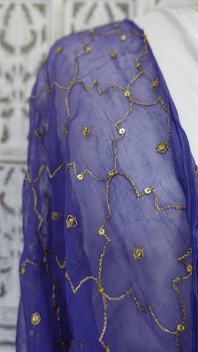 Purple vintage tilla dupatta – pattern detail