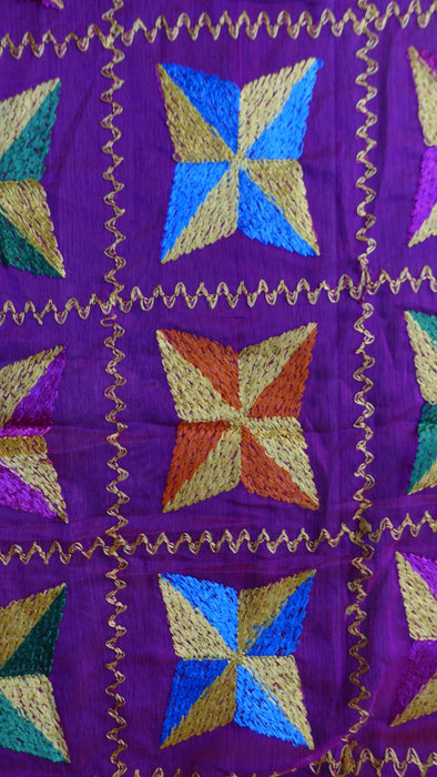 Pink phulkari chiffon dupatta – pattern detail