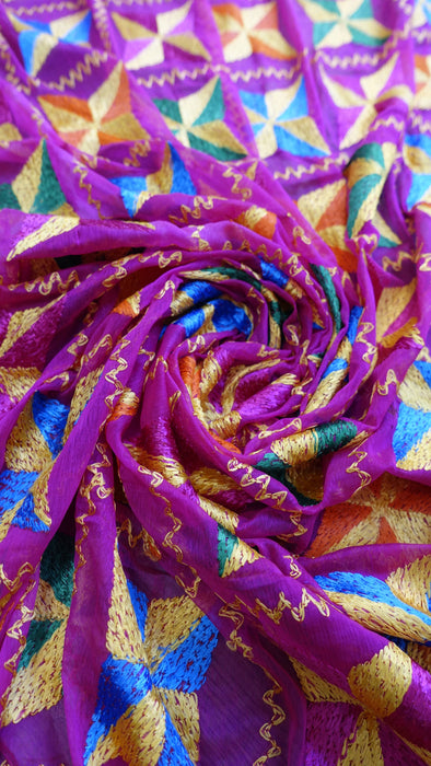 Pink phulkari chiffon dupatta – reverse side