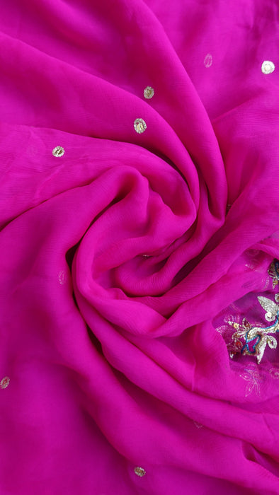 Hot pink zardosi edged dupatta – border detail