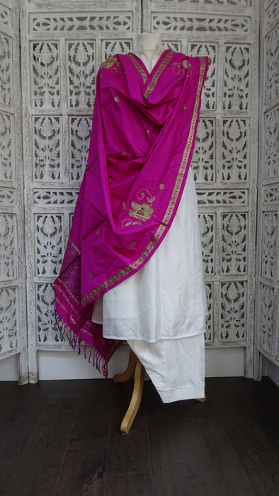 Hot pink pure silk vintage dupatta