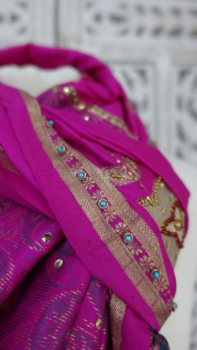 Hot pink pure silk vintage dupatta – border detail