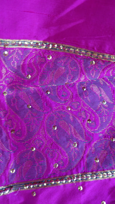 Hot pink pure silk vintage dupatta – pattern detail