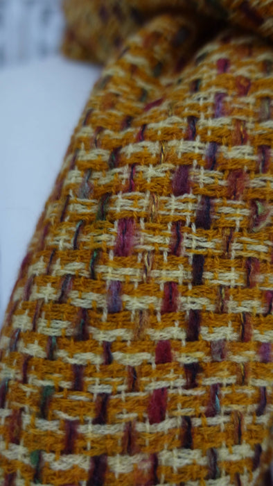 Rusty brown hands and looms woven scarf – border detail