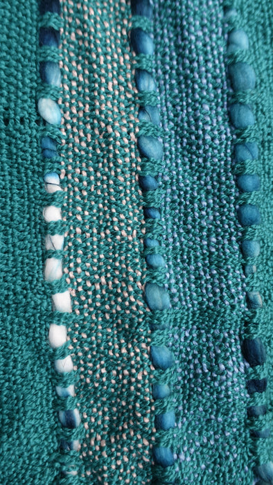 Jade hands and looms winter scarf – border detail