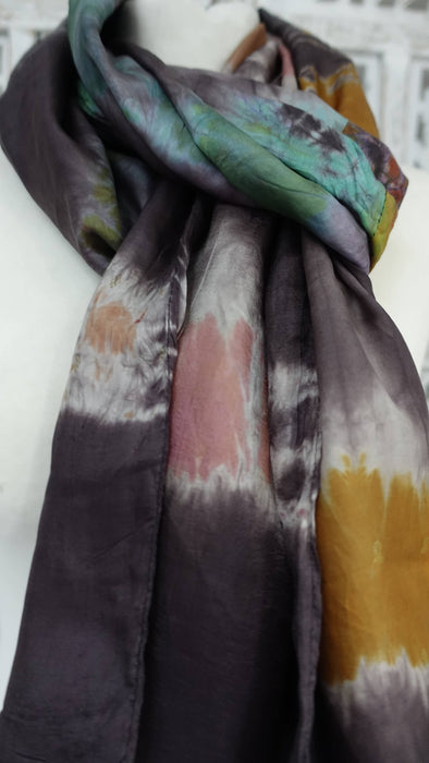 Pure silk tie dye double sided hands and looms scarf – border detail