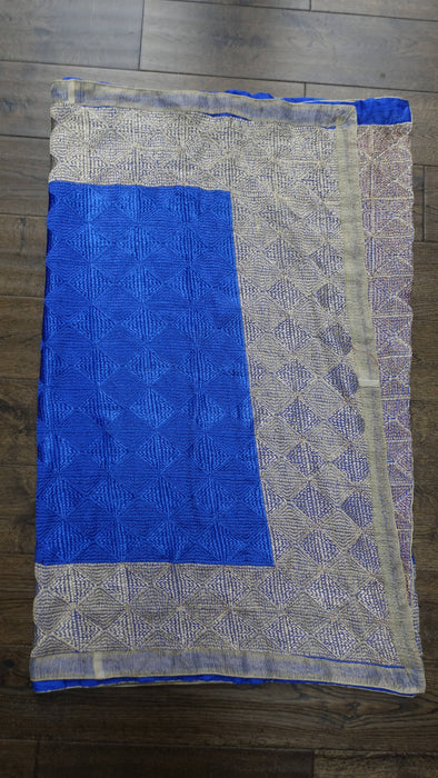 Blue and cream phulkari large dupatta – fabric and colour detail