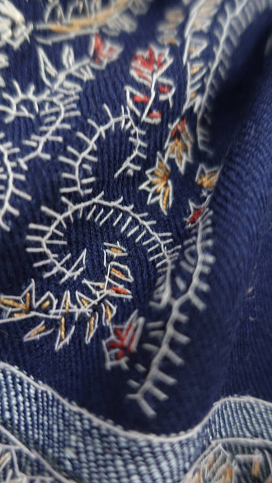 Navy Kashmiri wool shawl with white and gold paisley embroidery – view 3