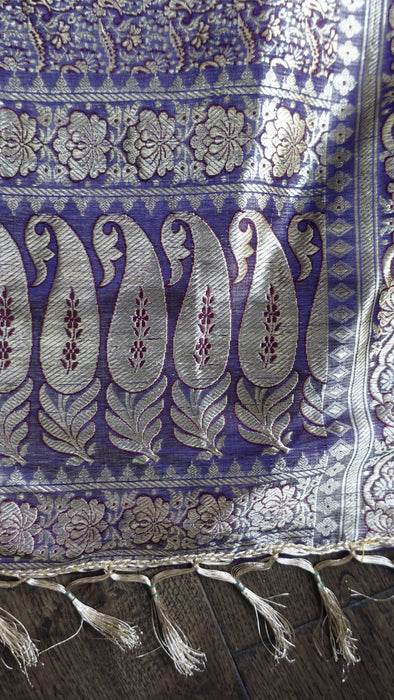 Dark blue and gold banarsi brocade vintage shawl – fabric and colour detail