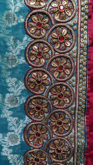 Jade wide zardosi bordered dupatta with silk tassels – close-up of the embellishment