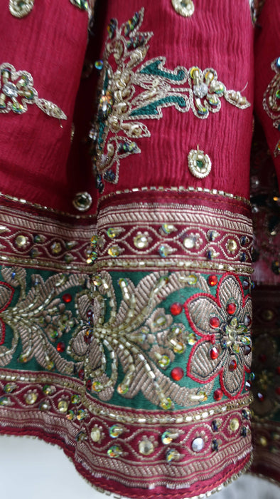 Dark red heavy embellished dupatta – corner detail