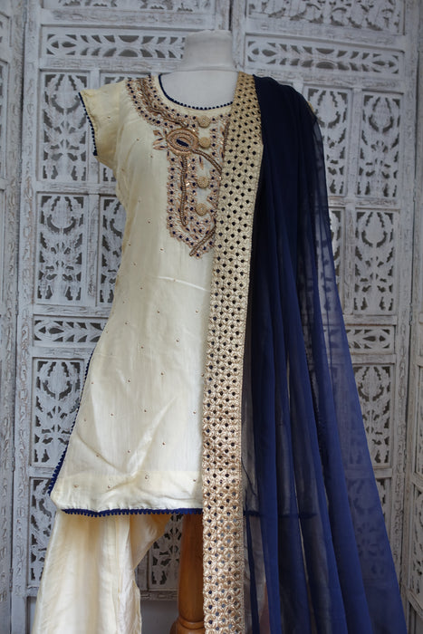 Cream Silk Indian Salwar Kameez New UK Size 10 / EU 36 - Preloved