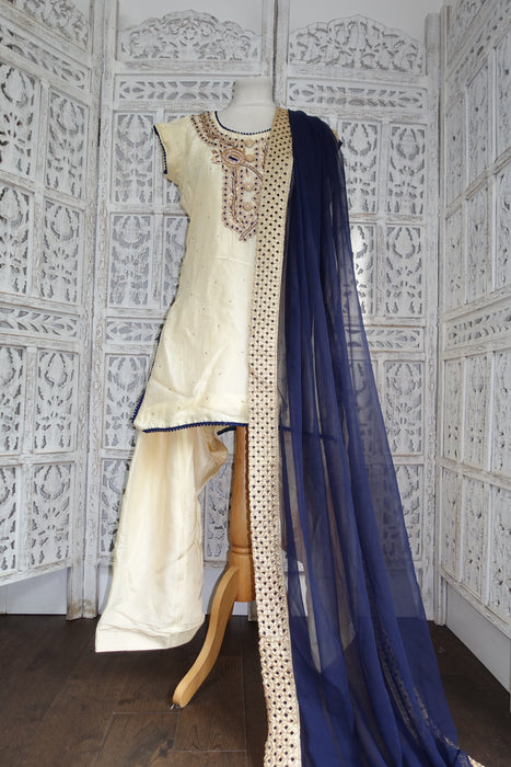 Cream Silk Indian Salwar Kameez New UK Size 10 / EU 36 - Preloved
