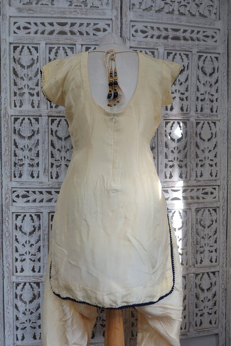 Cream Silk Indian Salwar Kameez New UK Size 10 / EU 36 - Preloved