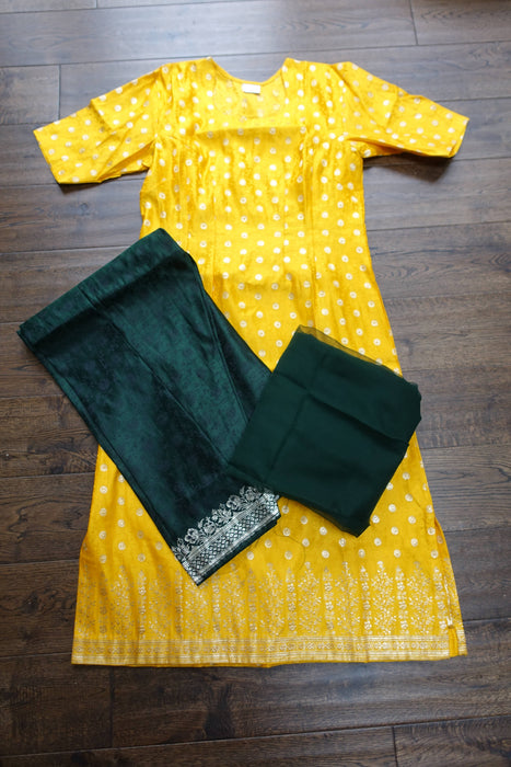 Yellow And Green Vintage Silk Suit - UK 8/EU 34 - New