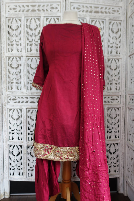 Dark Red Off Shoulder Salwar Kameez - UK 14/EU 40 - Preloved