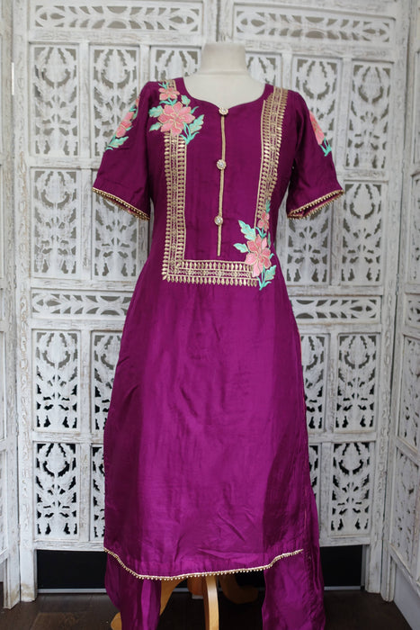 Vivid Purple Silk Salwar Kameez With Floral Embroidered Dupatta - UK 12/EU 38 - Preloved