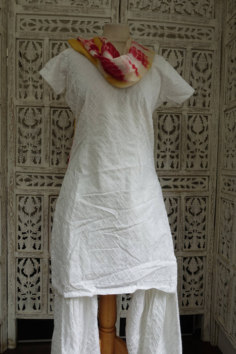 White Embroidered Cotton Suit With Pure Silk Dupatta - UK 12/EU 38 - Preloved